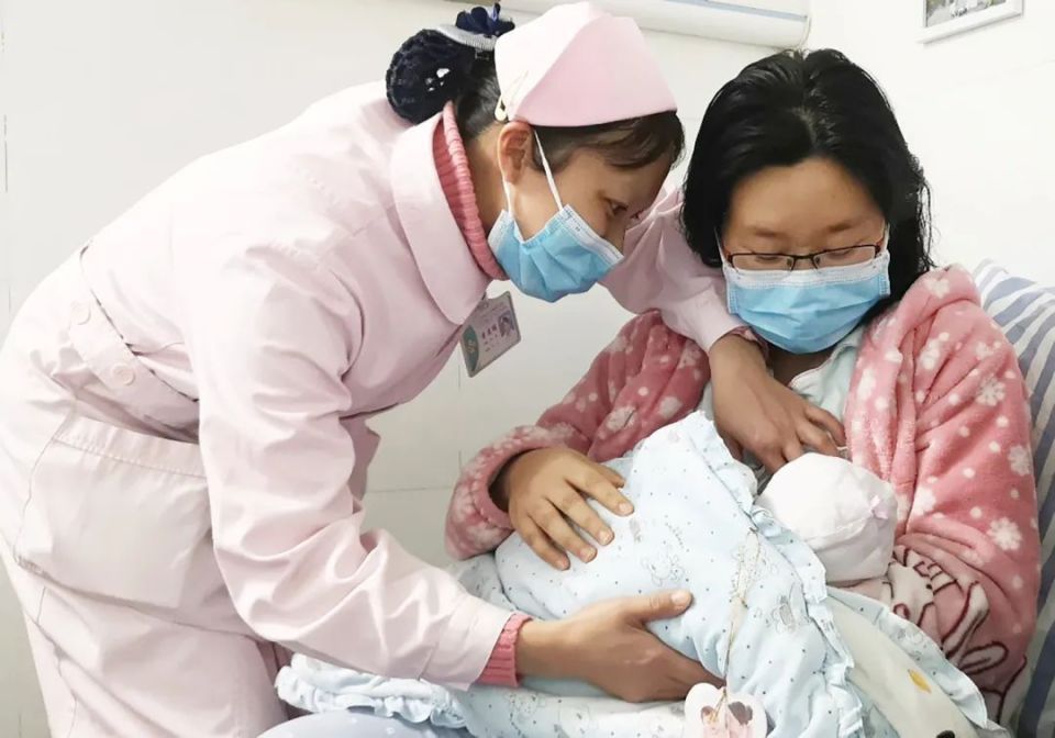 事发后,孩子的父母多次与天鹅到家进行沟通,希望了解真相和得到相应的