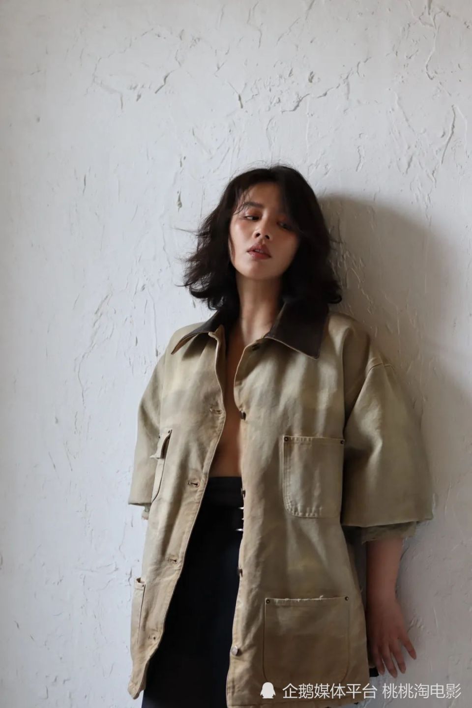 女星马思纯《idest》杂志大片,挑战慵懒性感轻熟女风引人迷醉_腾讯