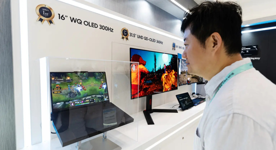 刷新率突破240Hz：三星发布全球首款16英寸300Hz OLED笔记本面板
