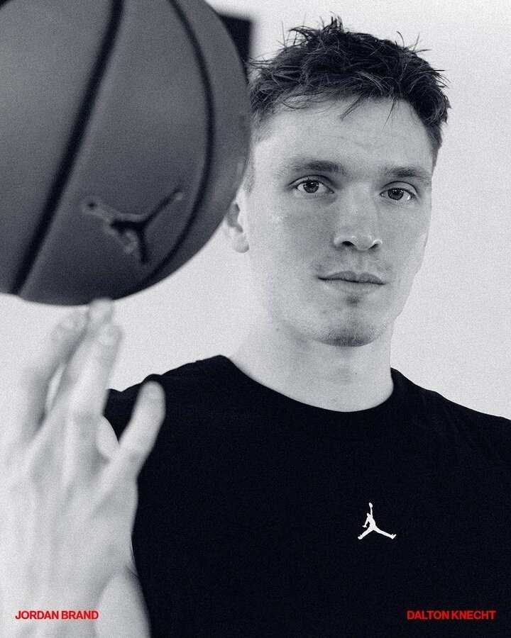 AJ、锐步、李宁瓜分篮球菜鸟，品牌一年一度“刮彩票”