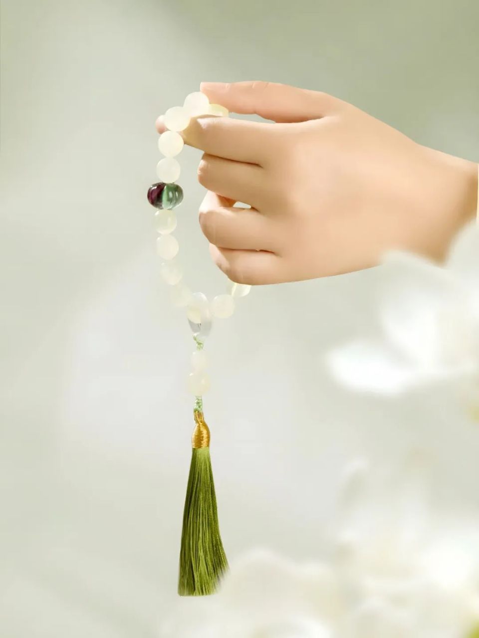 玲珑 阿富汗玉手捻手捻是近几年非常受欢迎的首饰之一,既能锻炼手指的