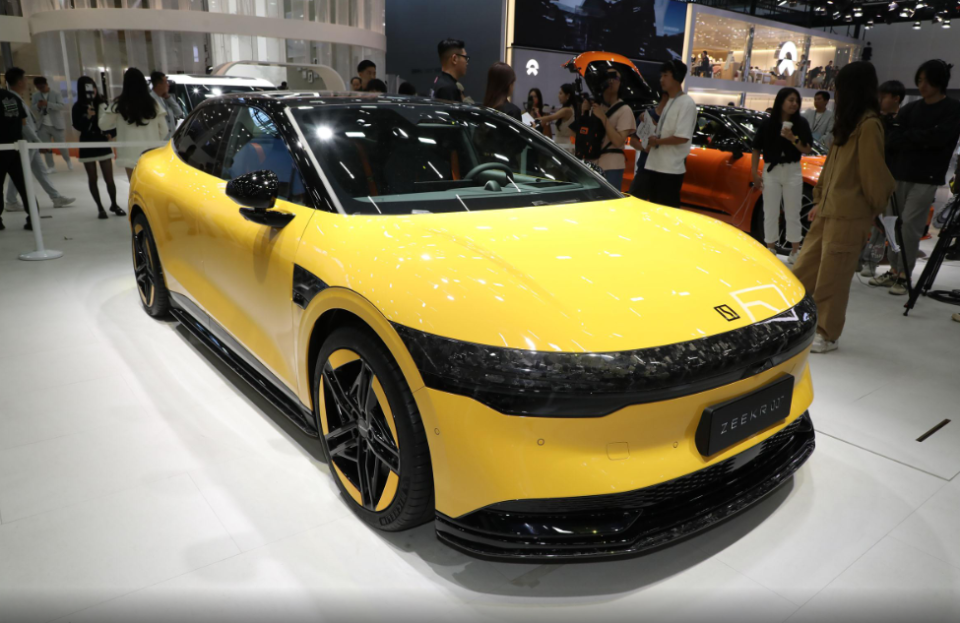 扼杀小米汽车于襁褓之中？极氪007预售价公布，22.99万元起！_腾讯新闻