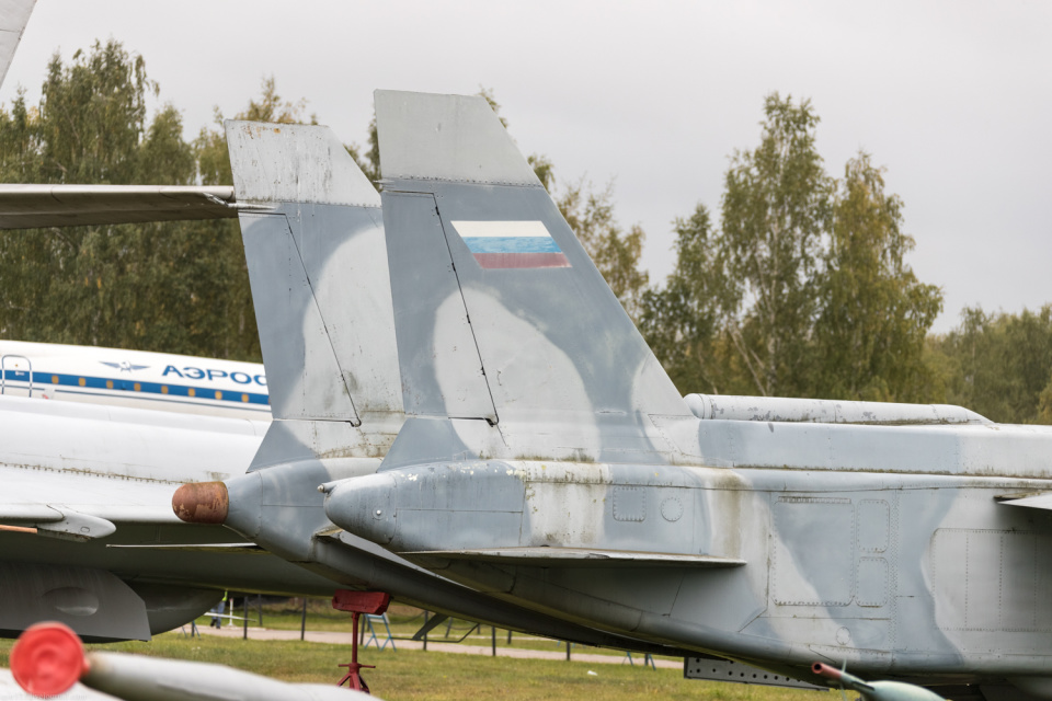 回顾雅克-141垂直起降战斗机发展历程_腾讯新闻