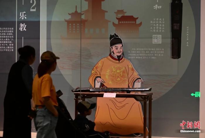 于海洋 摄中新社记者:应如何理解博物馆的"民间大使"作用?