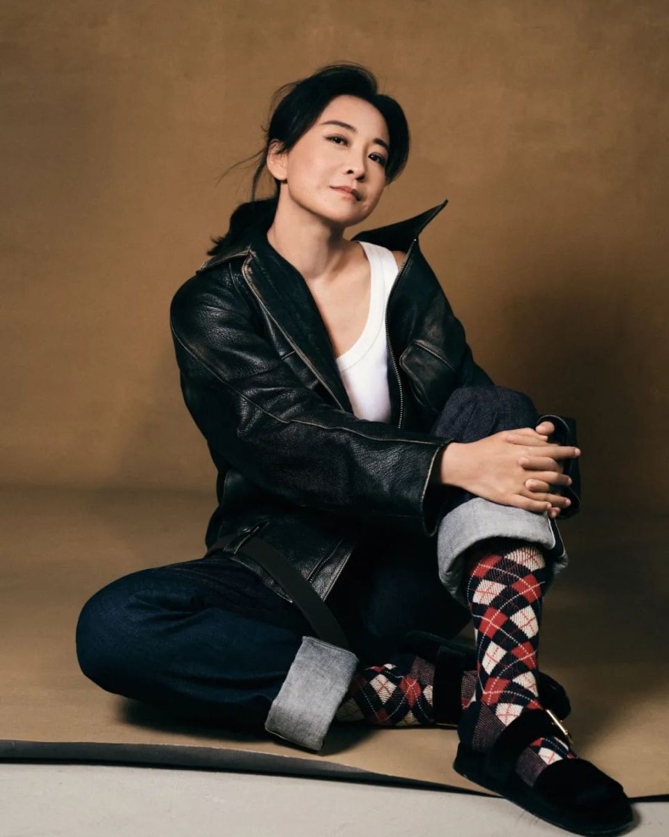 以前的贾玲几乎没有选择衣服的余地,甚至出席重要的活动典礼,就只是套