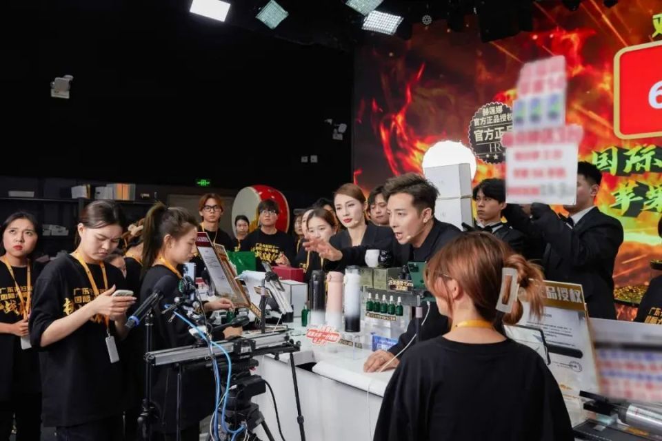 直播带货,到了2020年8月,就成为了抖音平台单场gmv破亿的首批原生达人