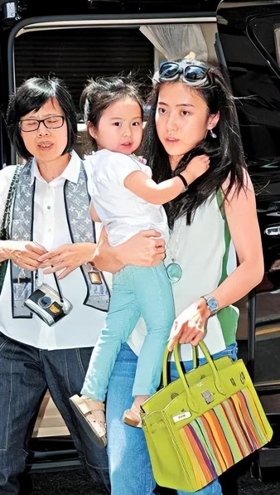 7岁有上亿豪宅10岁创业刘銮雄的女儿刘秀桦比刘秀盈幸福太多