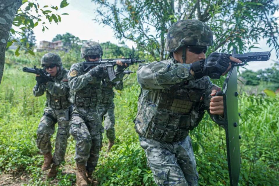 南疆光影 | 野外驻训,战味十足