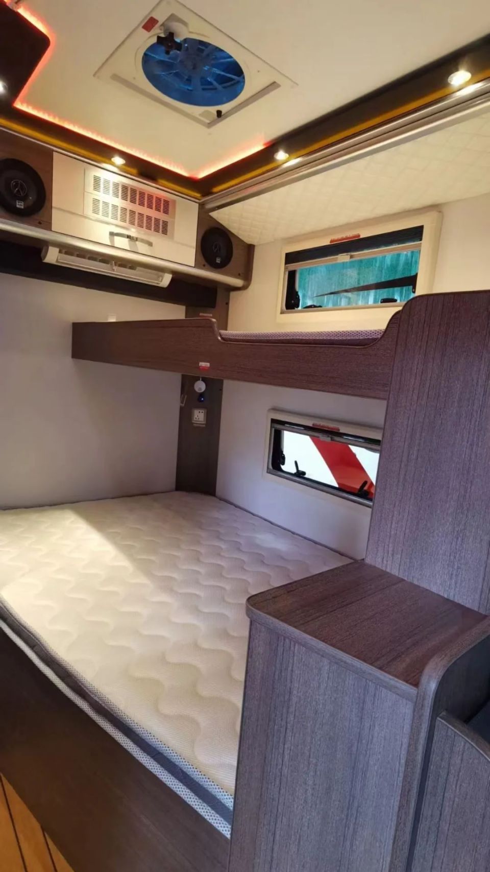 20多万的c型房车,设计和配置一样不差,c型房车价格终于打下来了