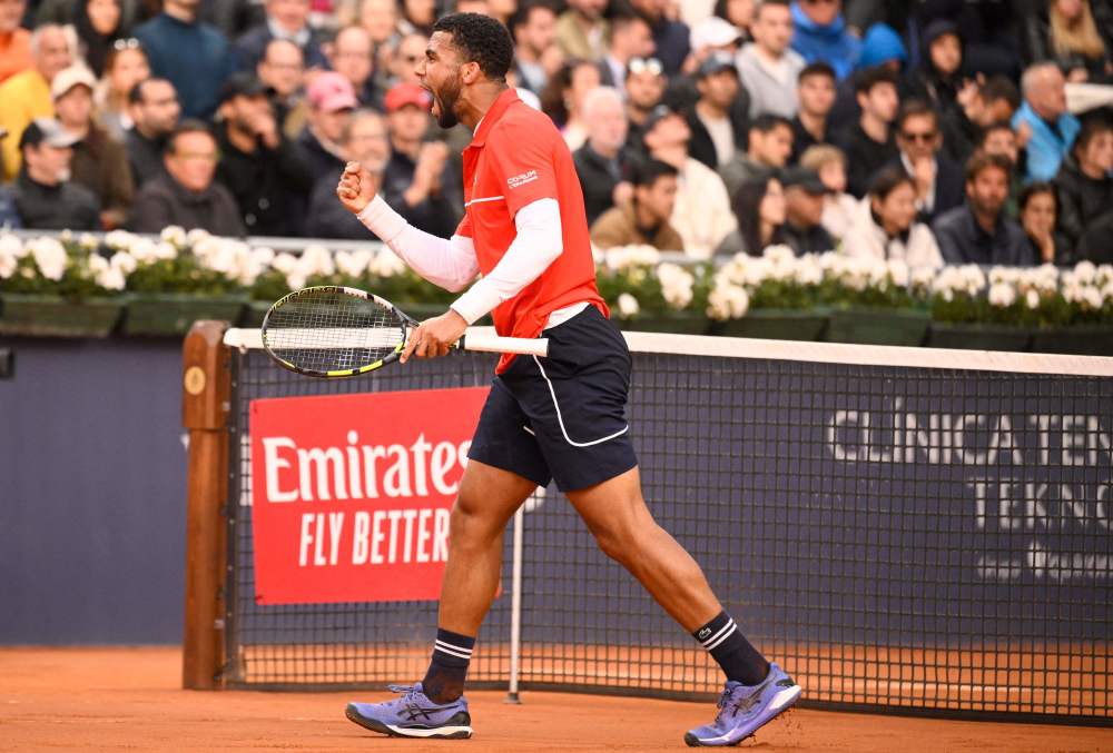 网球——巴塞罗那公开赛:菲斯晋级_腾讯新闻