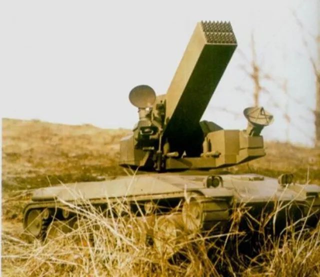 amx30标枪防空火箭炮系统96发火箭弹对空乱射