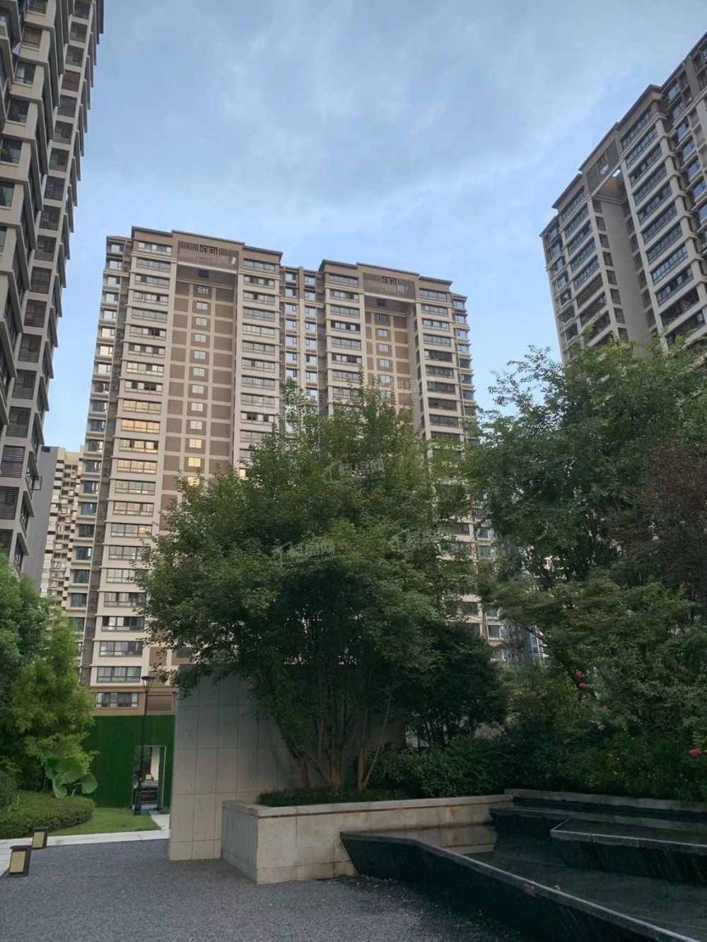 乐山美的珺御府售楼处电话:400-016-9676转6666-售楼处地址-详情电话