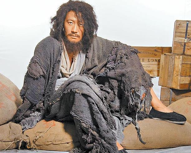 二十多年前,徐克就说服张学友在侠气飘飘的李连杰身边扮演了龅牙苏.