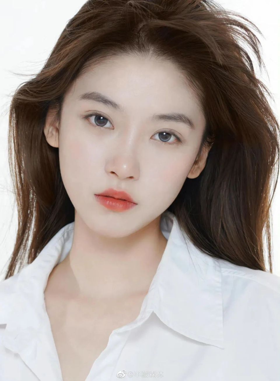 纯欲风鼻祖半藏森林又火了其称已有ai版自己可提供服务网友热评官方