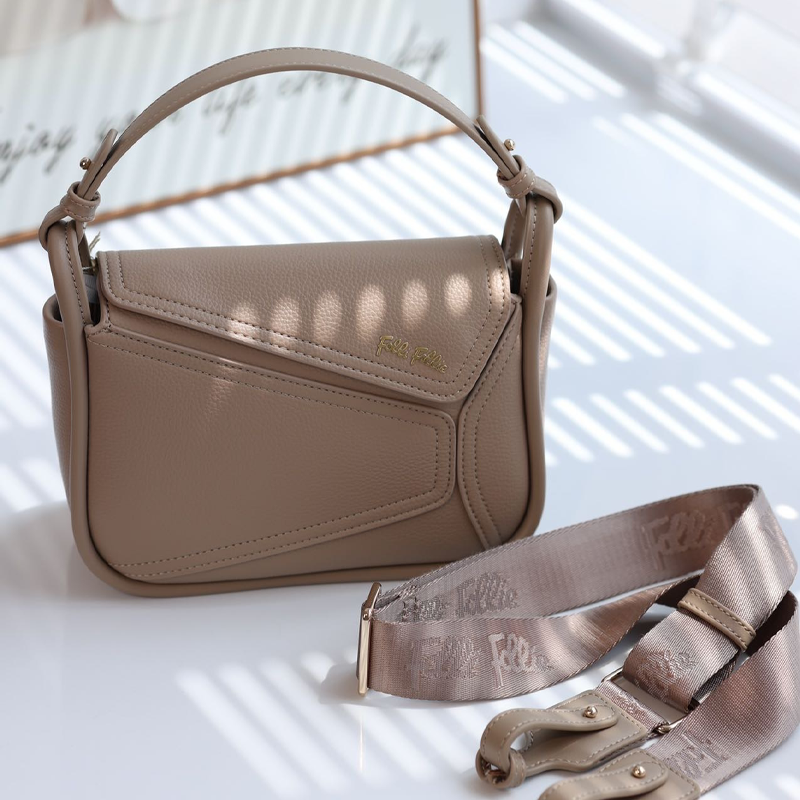 原2350元的包包,现在不到1折抢!