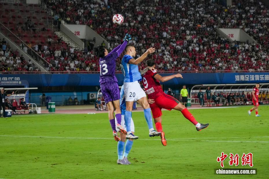 2025赛季中超联赛：河南俱乐部酒祖杜康队4比1胜深圳新鹏城队