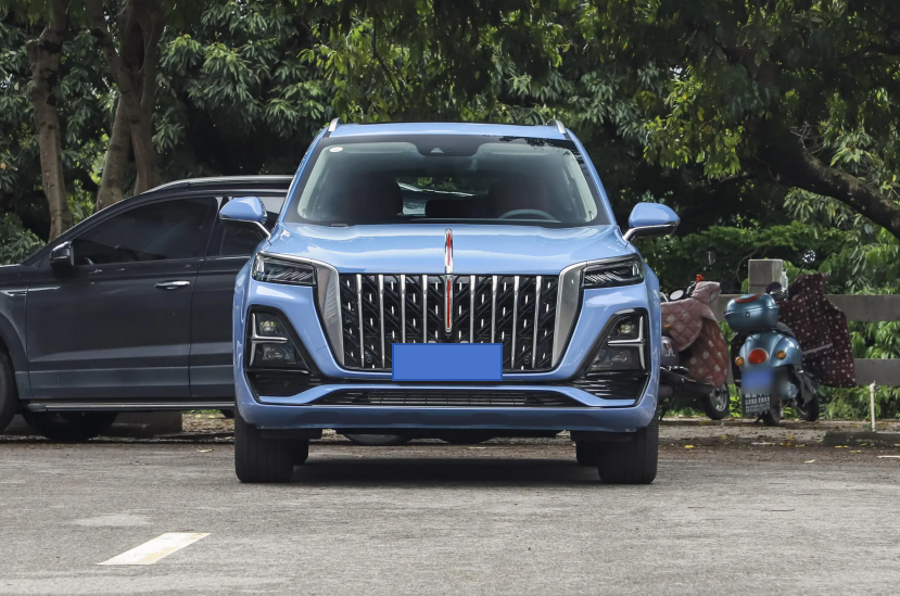 售价18.38万元起,搭载12.3英寸双联屏,你愿意入手红旗hs5吗?_腾讯新闻