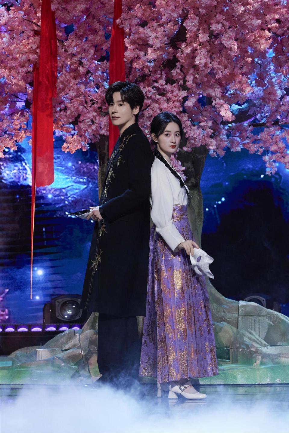 黄景瑜还是王一博?"成年人"郭晓婷:我都要!