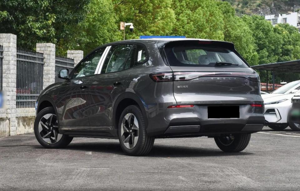 吉利全新纯电suv上市,标配"刀片电池",魅族车机,11.28万起售