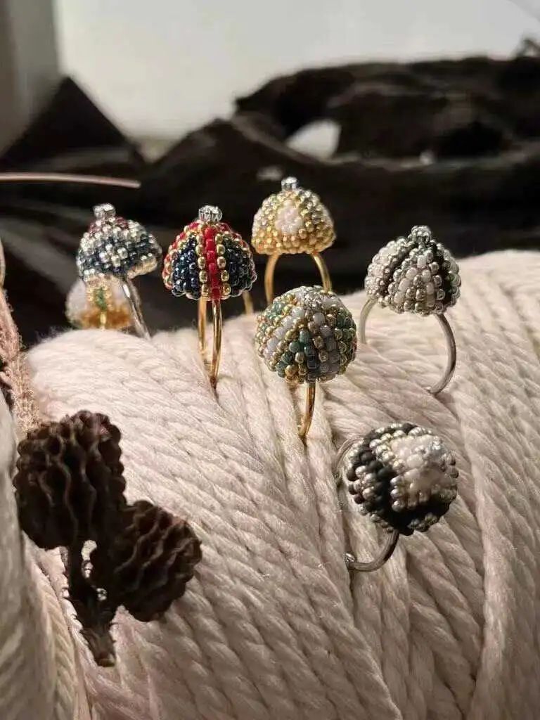 的香薰产品都是来自主理人的不定期灵感所塑造的原创设计,坚持纯手工