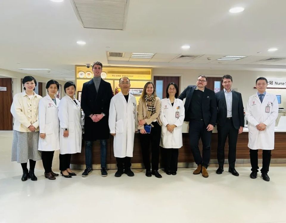 瑞士驻沪领事及联邦政府科技文化中心来访华山医院_腾讯新闻