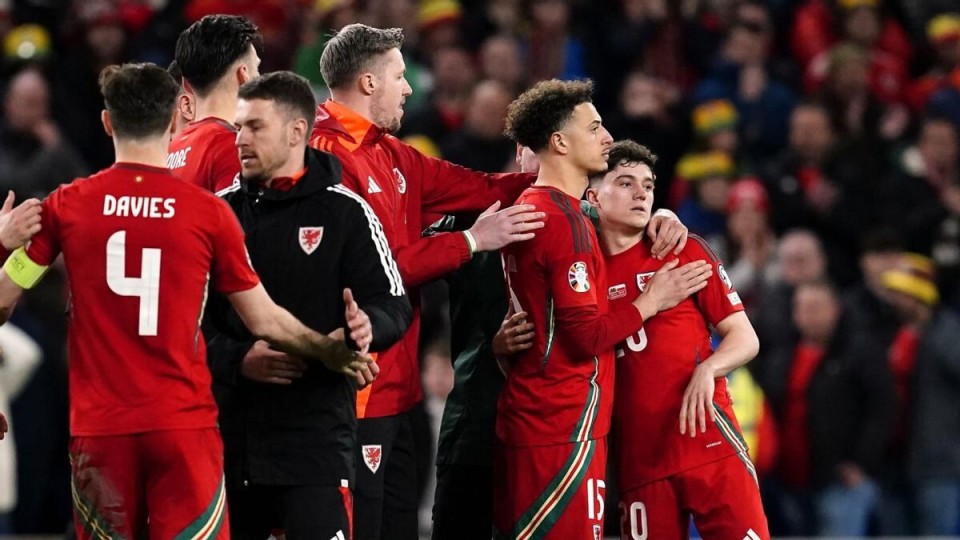 欧洲杯临门一脚被踢出局,威尔士转型之路尚待时日!_腾讯新闻
