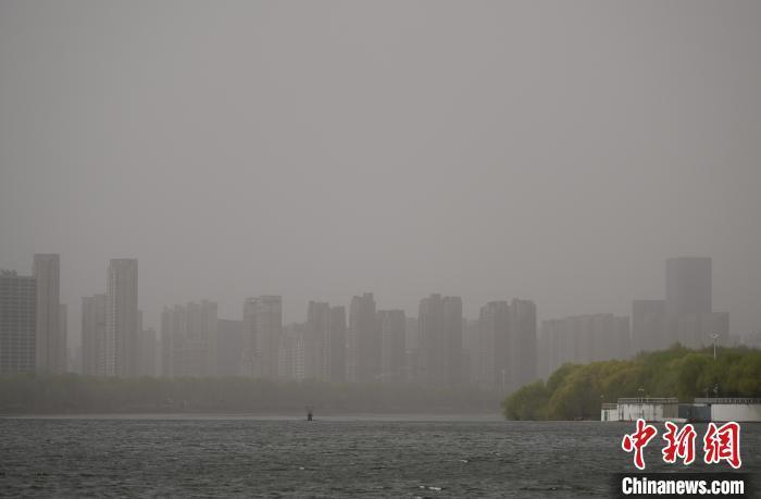 天气浮尘图片图片