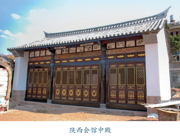 建筑坐南向北,原建筑由门楼戏台,中殿,亭子,后殿及厢房组成,分布面积