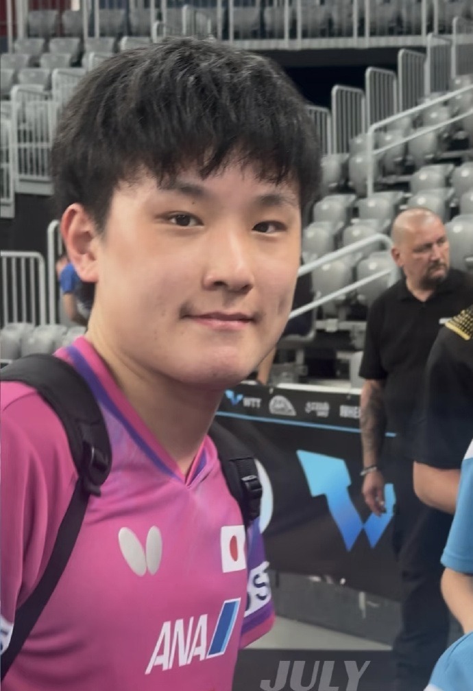 笑喷！张本智和喊爸爸递衣裳飙四川方言，意识到没说日语脸红害羞