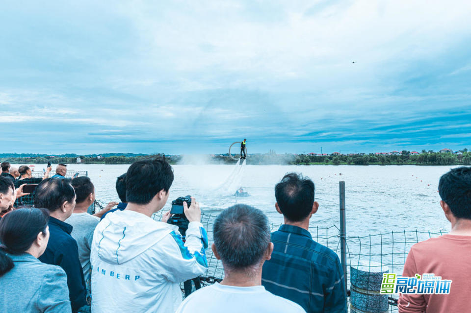 2024我们的节日·端午丨"龙超"开赛 "水上飞人" 激情助演