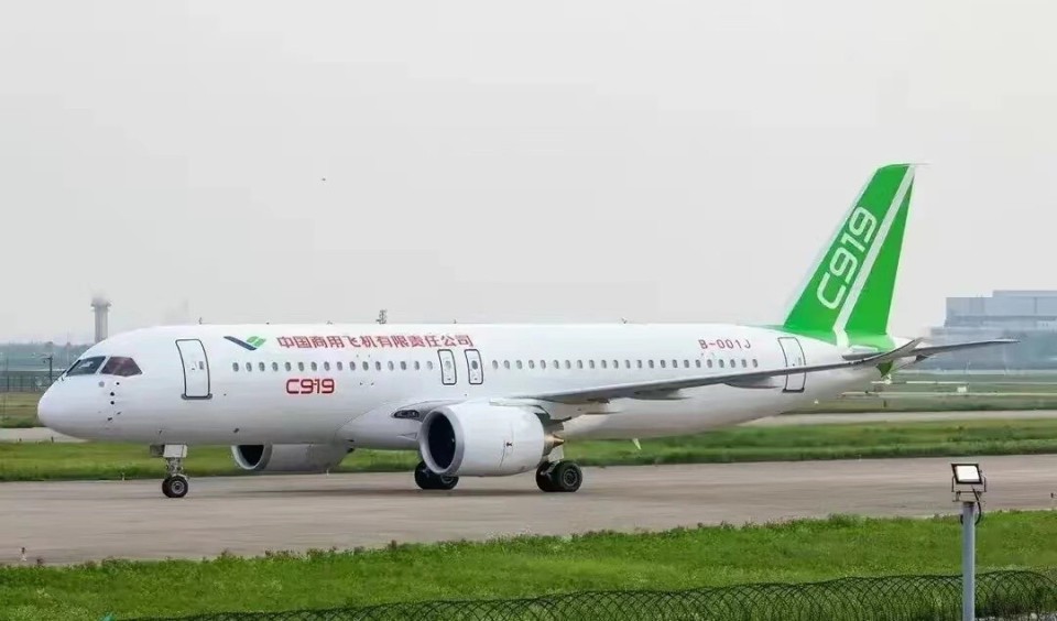 参展首日拿下40架订单,c919成为关注焦点_腾讯新闻