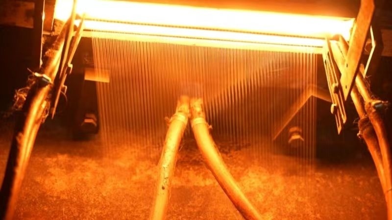 "夏治刚介绍,从事岩石和地球化学研究的刘嘉麒院士较早探索玄武岩拉丝