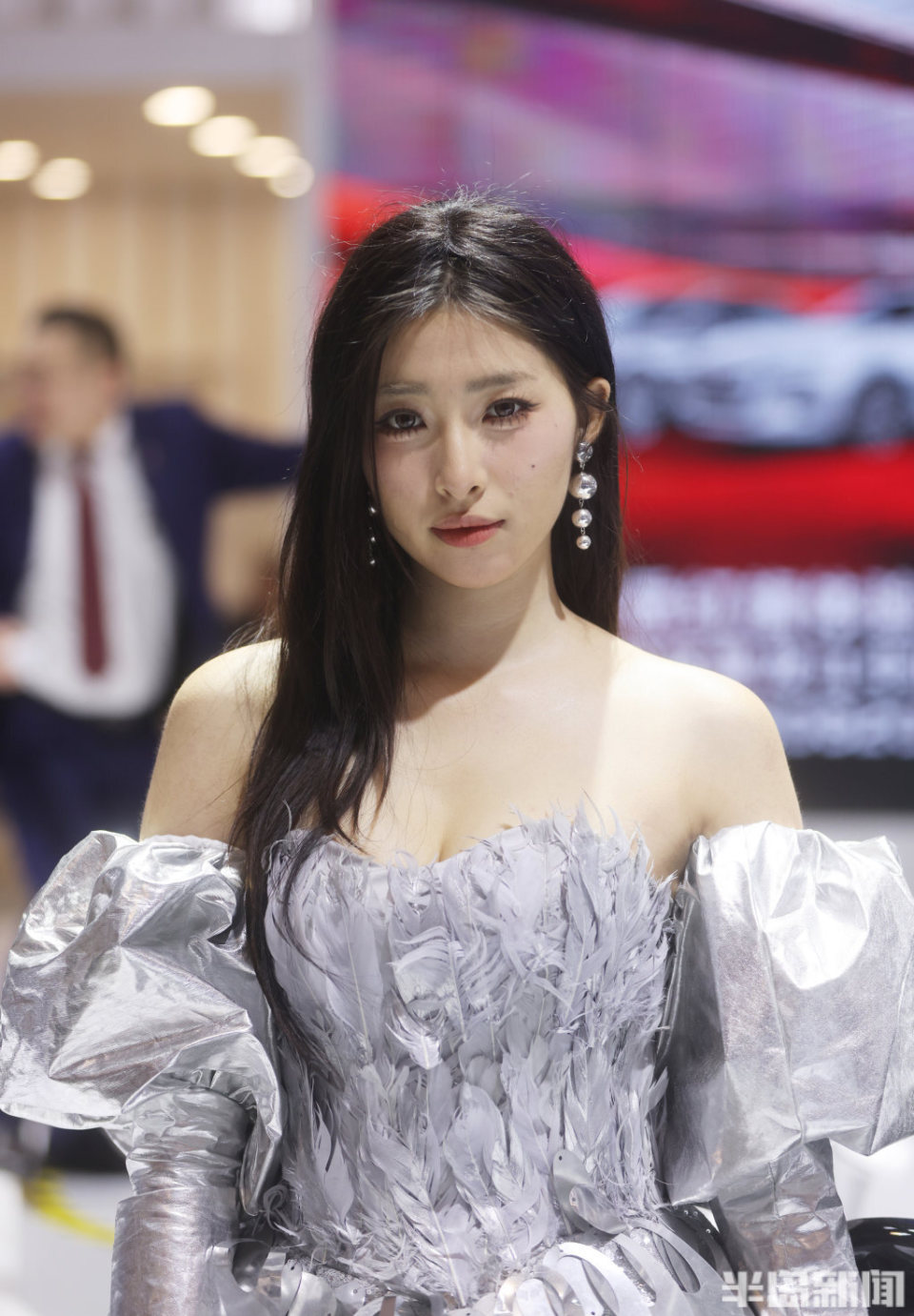 车模网红现场助阵_腾讯新闻