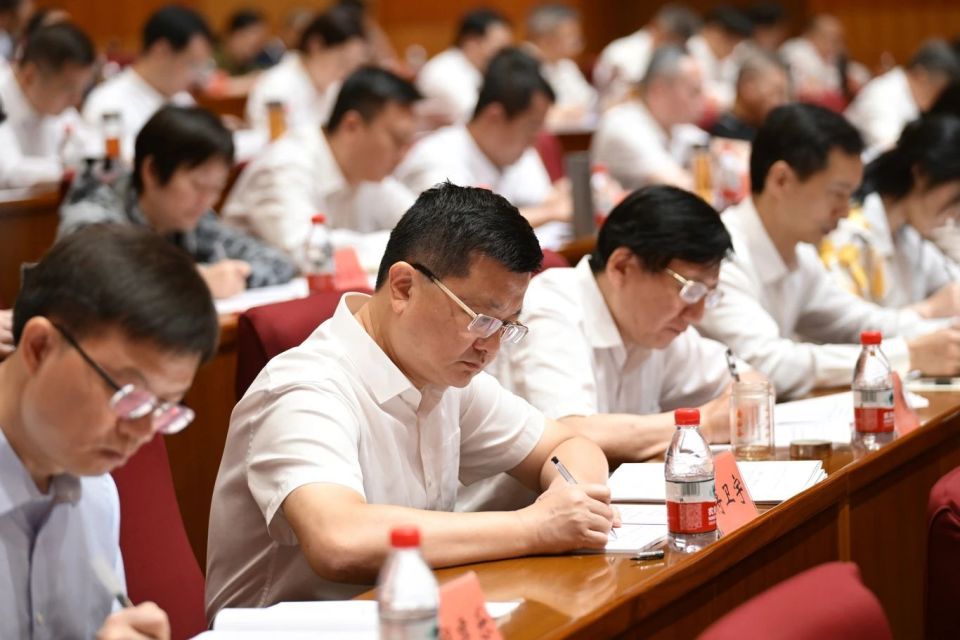 以走前列作示范的姿态全面履职勇于担当