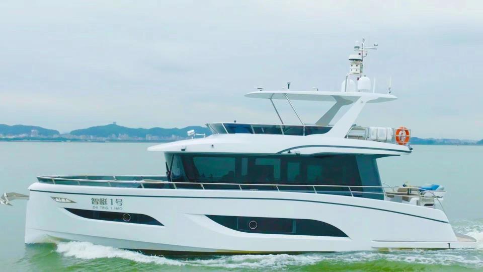 第十三届澳门游艇展开幕国内首艘中型自主航行智能游艇出境参展