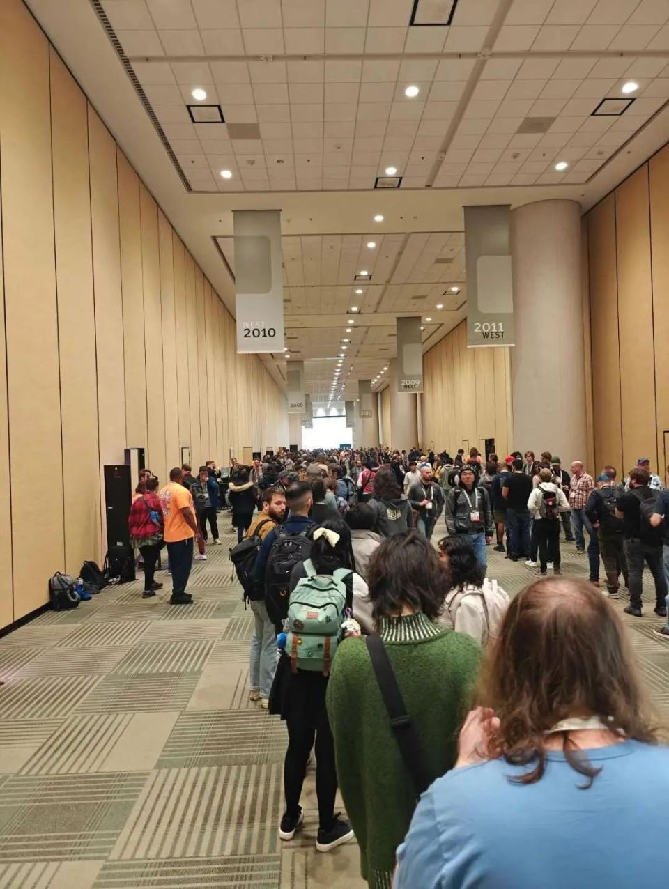 45岁的日本人来上海大厂做制作人：好难，但我挺过来了-腾讯新闻