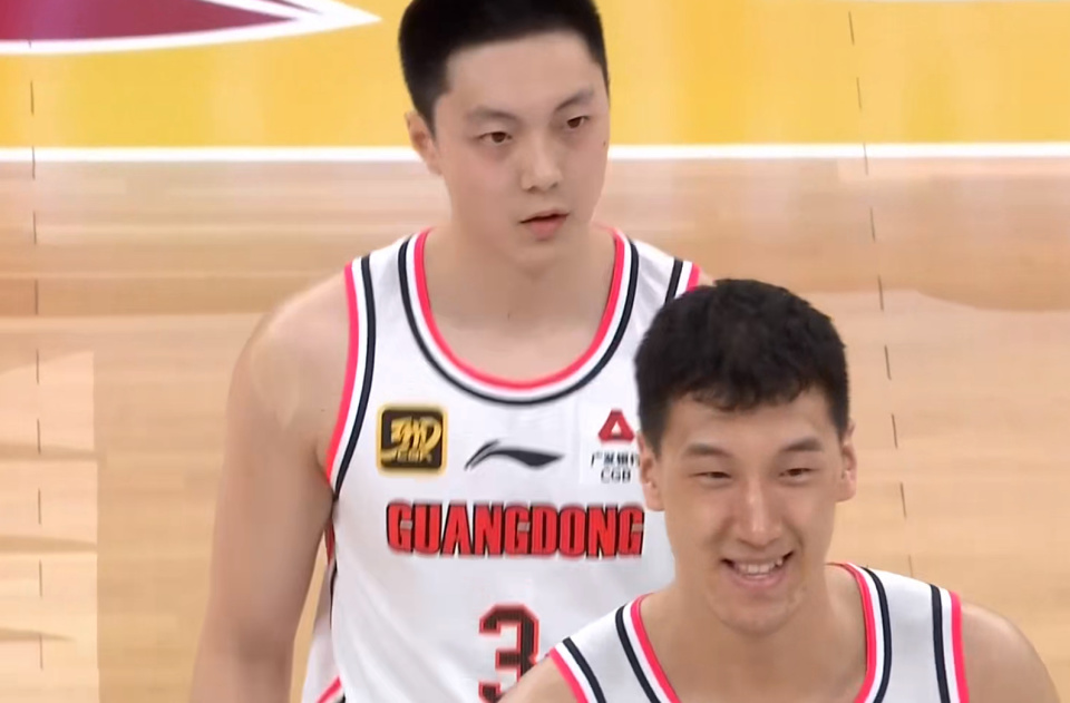 加强版胡明轩！广东队迎来男篮顶级锋卫，这可是杜锋的争冠底牌？