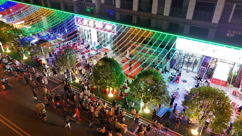 万安滨江夜市爆火出圈，夜经济燃动赣江边_腾讯新闻