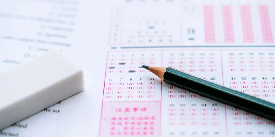 目前,已经有部分省份陆续公布了今年高考的成绩查询时间.