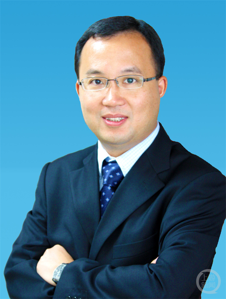 林维,男,汉族,1971年生,浙江舟山人,中共党员,二级