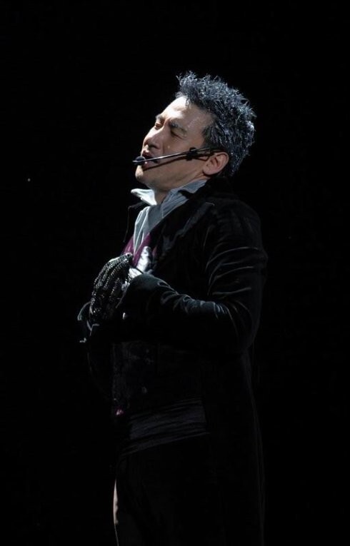 高密度压力下张学友身体亮红灯,取消上海三场演唱会_腾讯新闻