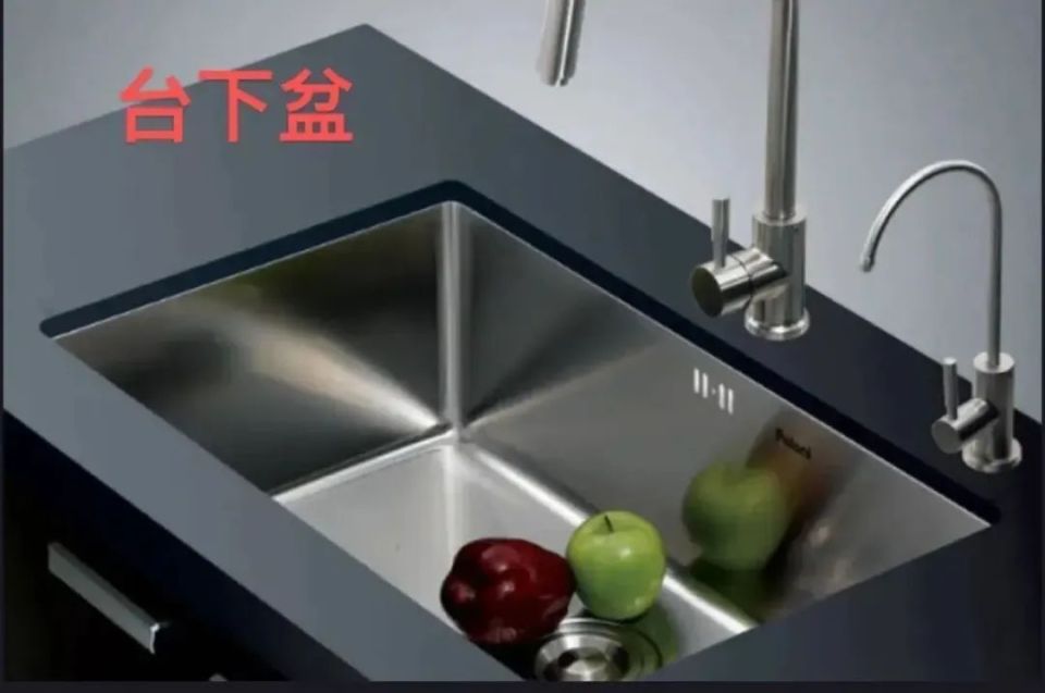橱柜台面说完了，再来聊聊水槽安装台下盆和台中盆的区别_腾讯新闻