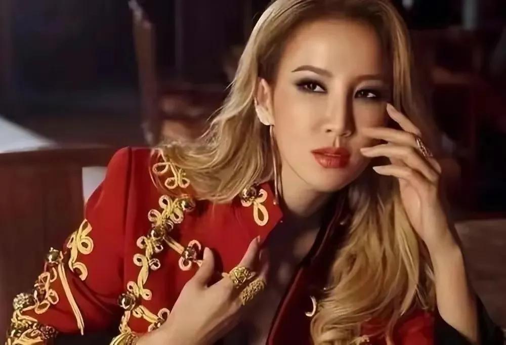 李玟去世第6天,外籍老公出轨现场照曝光,找律师争遗产推翻遗嘱插图10