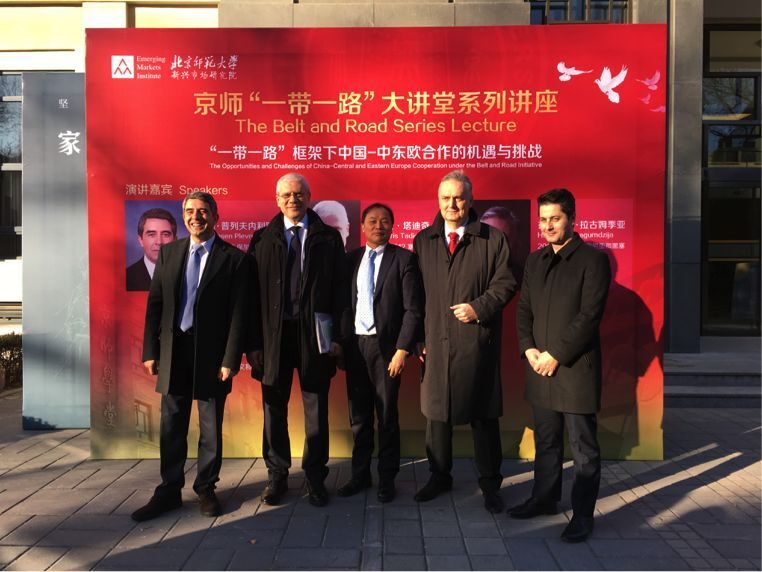 经济学家胡必亮突发疾病逝世,终年62岁_腾讯新闻