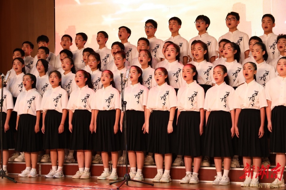 衡阳高新成章实验学校举行校园合唱比赛