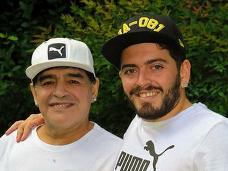 马拉多纳儿子辛纳格拉,加入西协丙球队伊瓦拉教练组