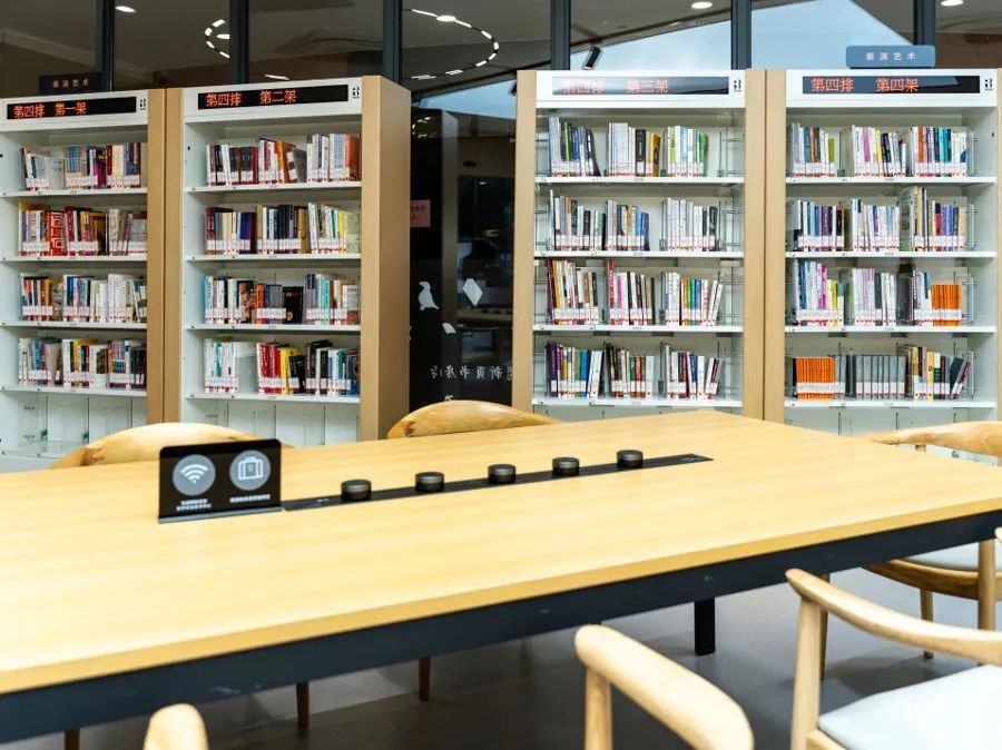 世界读书日,第30期"解放书单"上新!在上海,开家书店赚钱有多难?