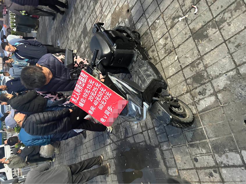 小东北拒绝了,因为他觉得"中介都是没良心的干的活",他有自己的道德