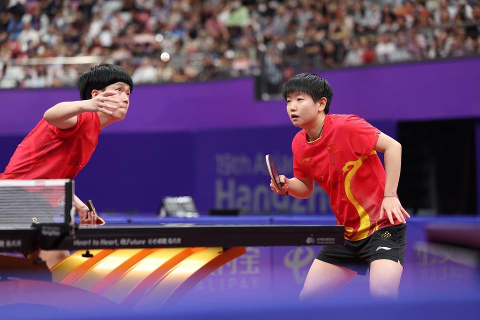 杭州亚运会国乒两对组合分别战胜韩国对手成功会师混双决赛