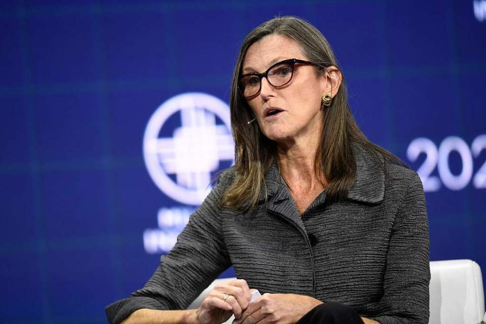 木头姐回应抛售英伟达:收益超150倍,落袋为安_腾讯新闻